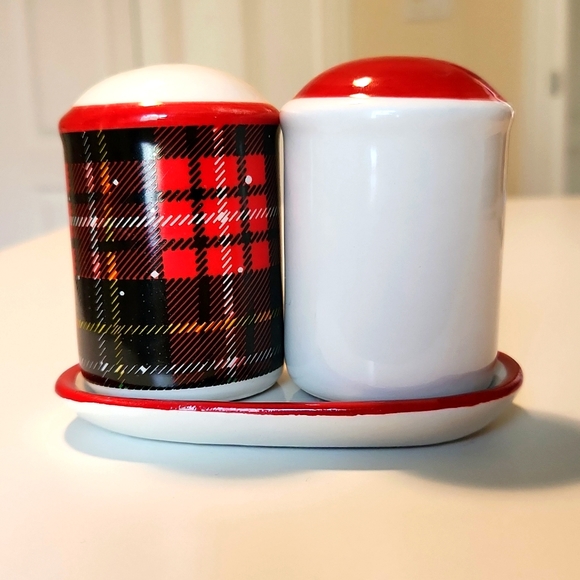 Pine tree salt and pepper shaker set - Picture 2 of 5